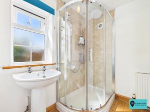 Downstairs En Suite - click for photo gallery
